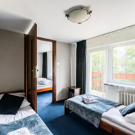 Bed & Breakfast Bialy - Jacuzzi & 600m Krupowki 3*