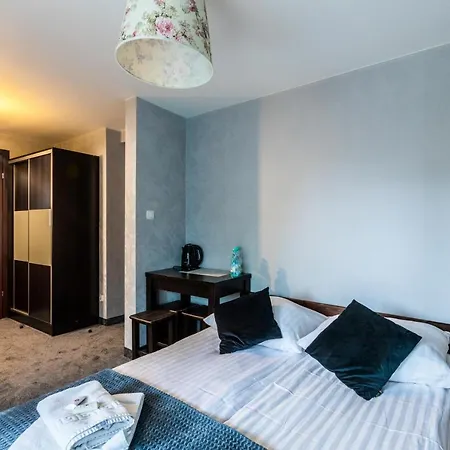 Bialy - 600m Krupowki 3* Закопане