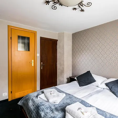 Bialy - 600m Krupowki 3* Zakopane