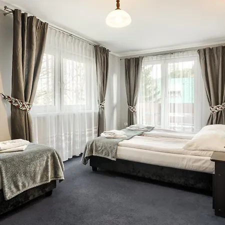 Bialy - 600m Krupowki 3* Закопане