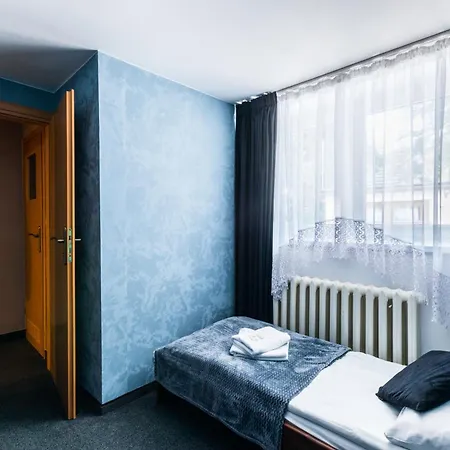 Bialy - 600m Krupowki 3* Закопане