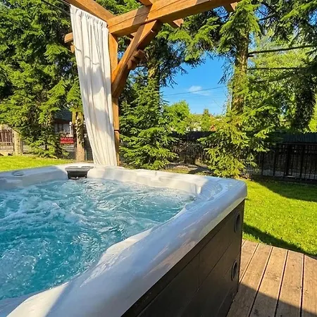Willa Bialy Domek - Jacuzzi & 600M Krupowki فندق مبيت وإفطار