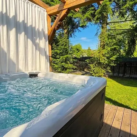 فندق مبيت وإفطار Willa Bialy Domek - Jacuzzi & 600M Krupowki زاكوباني