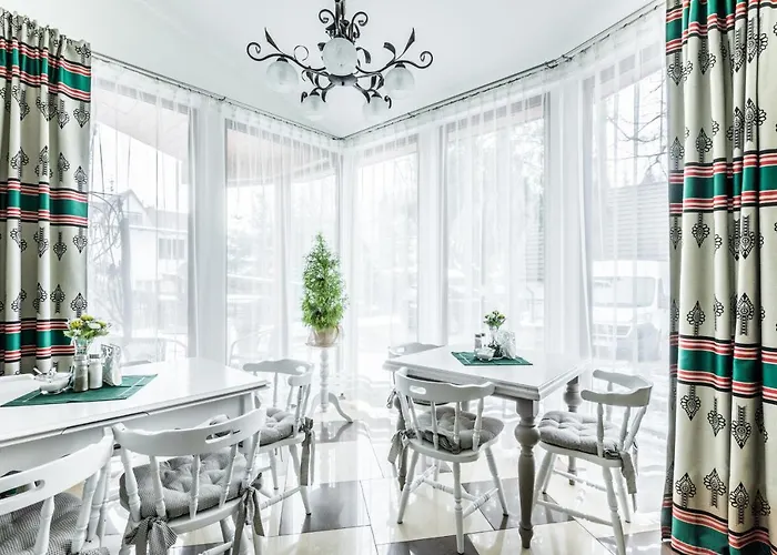 Bialy - 600m Krupowki B&B 자코파네