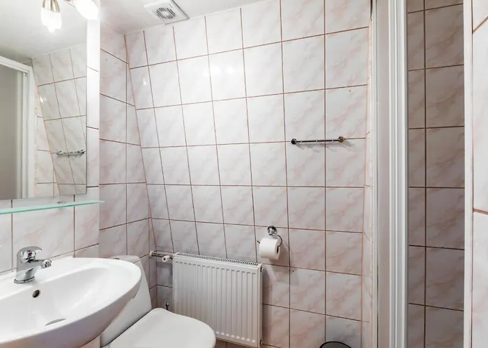 Bialy - 600m Krupowki B&B