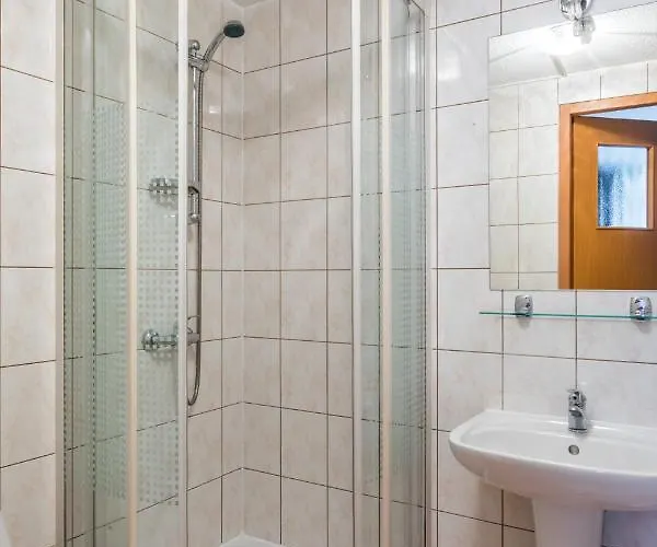 Bialy - 600m Krupowki B&B 3*