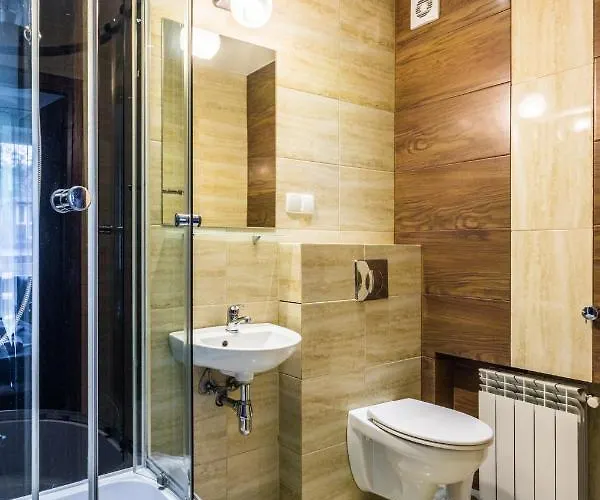 Bialy - 600m Krupowki B&B