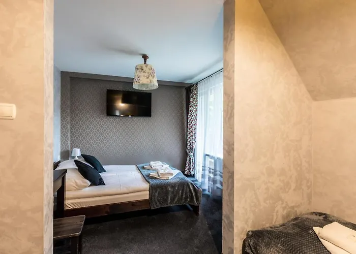 Biały Nocleg ze śniadaniem 3*